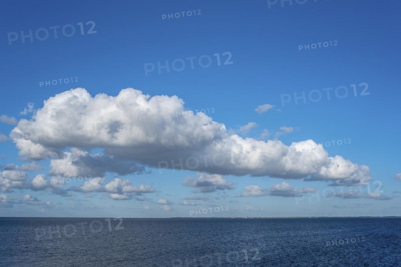View from the Zeedijk over the Markermeer