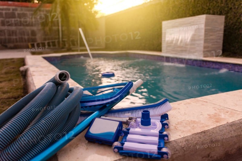 Swimming pool cleaning and maintenance kit
