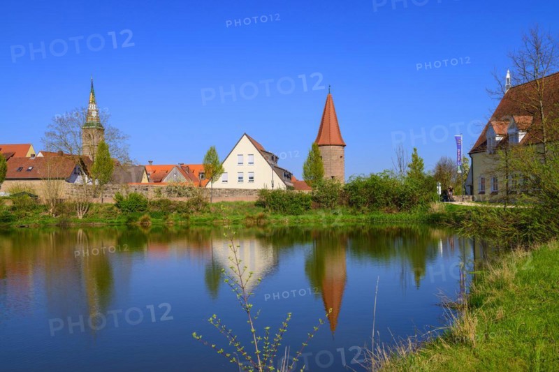 Town pond with Catholic parish church Mariae Himmelfahrt