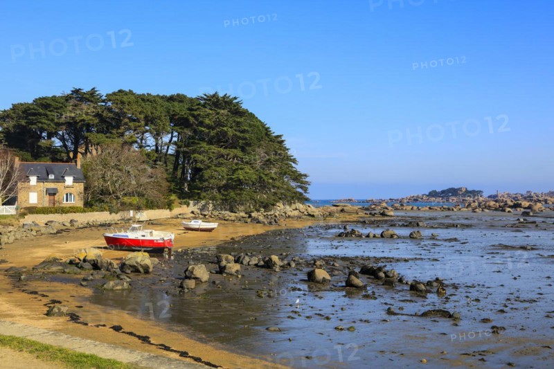 Baie de Sainte-Anne bay at low tide
