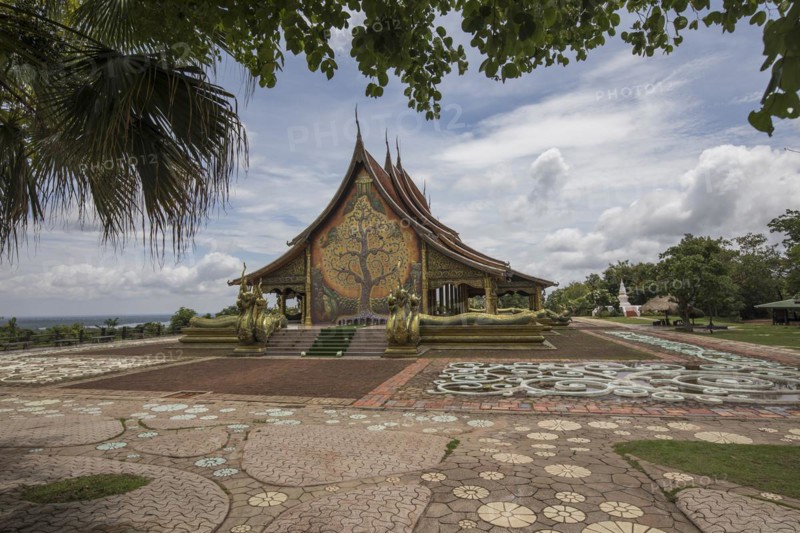 Temple Wat Sirindhorn Wararam