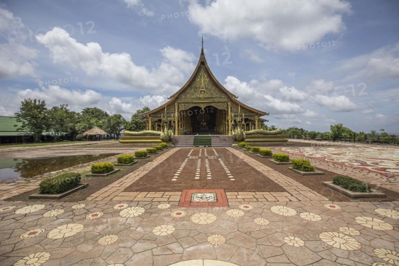 Temple Wat Sirindhorn Wararam