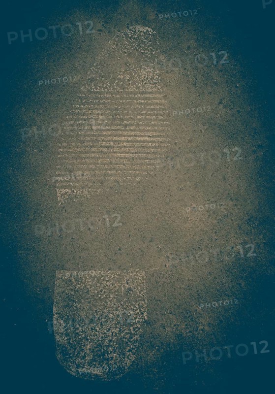 Footstep pattern seen on a concrete background