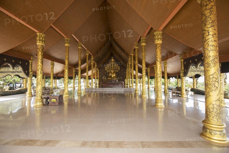 Temple Wat Sirindhorn Wararam