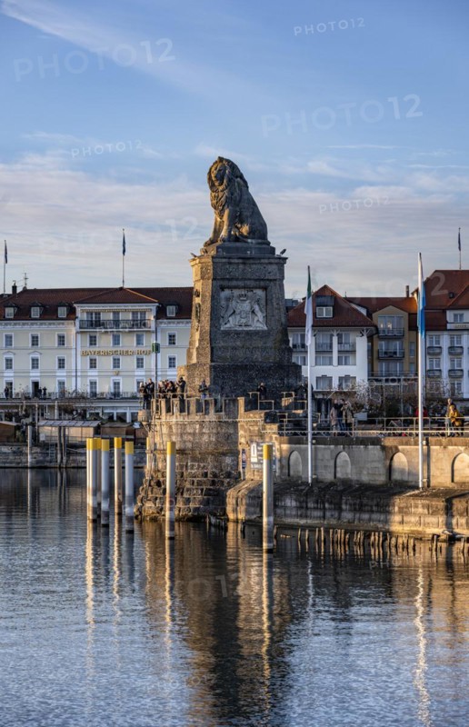 Lions pier and Bavarian lion in the evening light