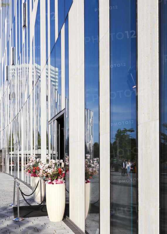 Shopping mall Koe-Bogen