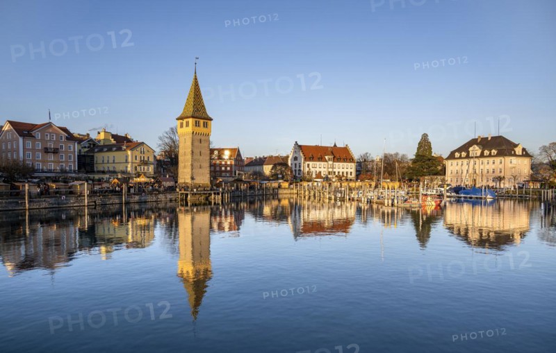 Harbour promenade with Mangturm in the evening light