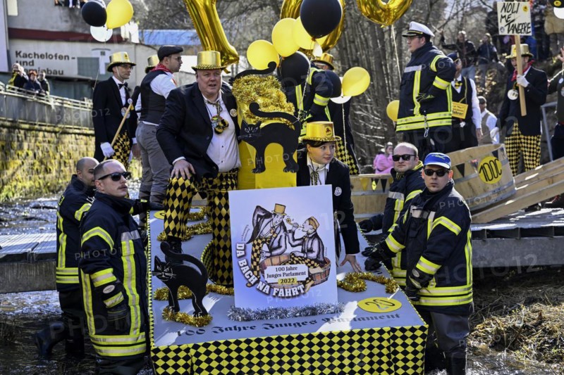 Zuber 100 Jahre Junges Parlament auf dem Fluss Schiltach