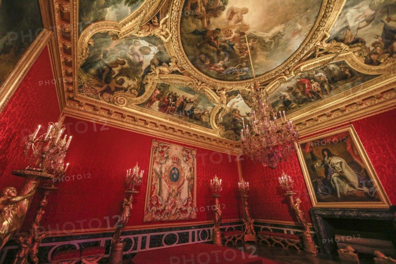 Throne Room Salon dApollon