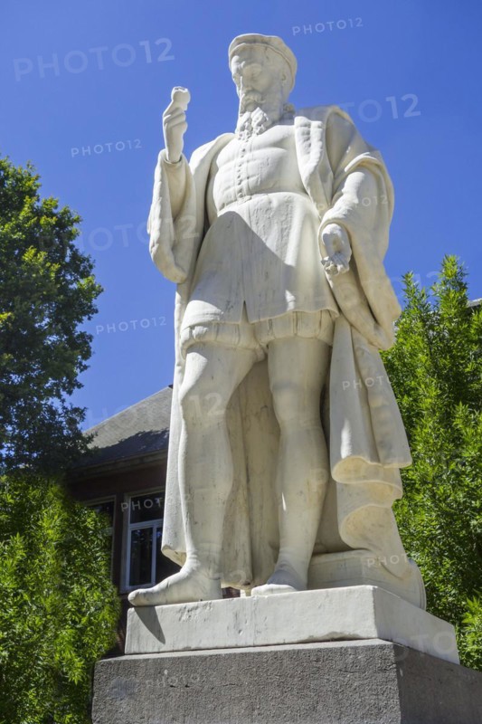 Statue of Rembert Dodoens