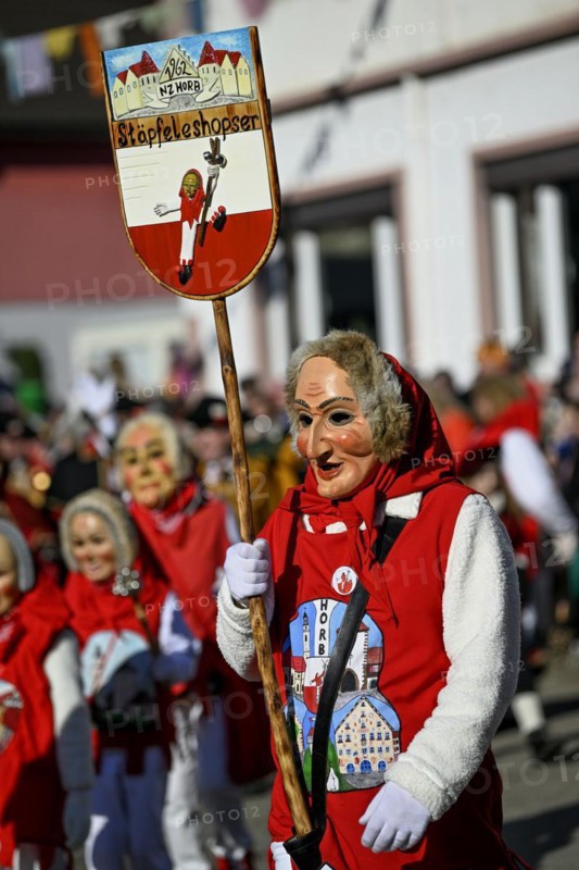 Narrenzunft Staepfeleshopser from Horb at the Great Fasnetsumzug