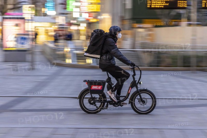Bicycle courier of the delivery service Gorillas