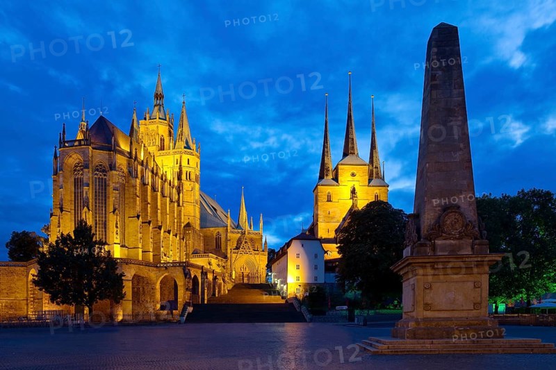Erfurt Cathedral and Severi Church with Erthal Obelisk in the evening