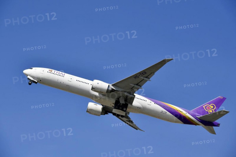 Take-off Thai Airways Boeing B777 Dreamliner