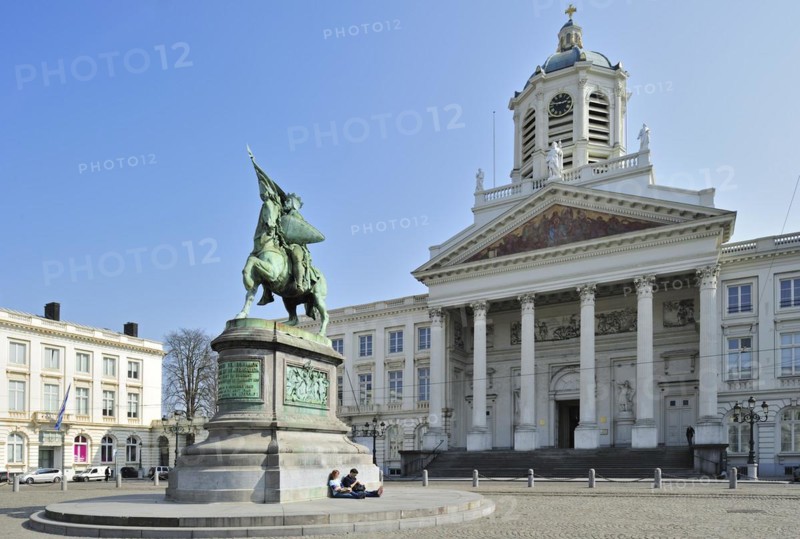 Equestrian statue of Godfrey of Bouillon and the Church of Saint Jacques-sur-Coudenberg at the Place Royale