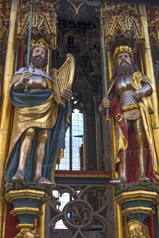 Figures at the Beautiful Fountain: left King David right Julius Caesar