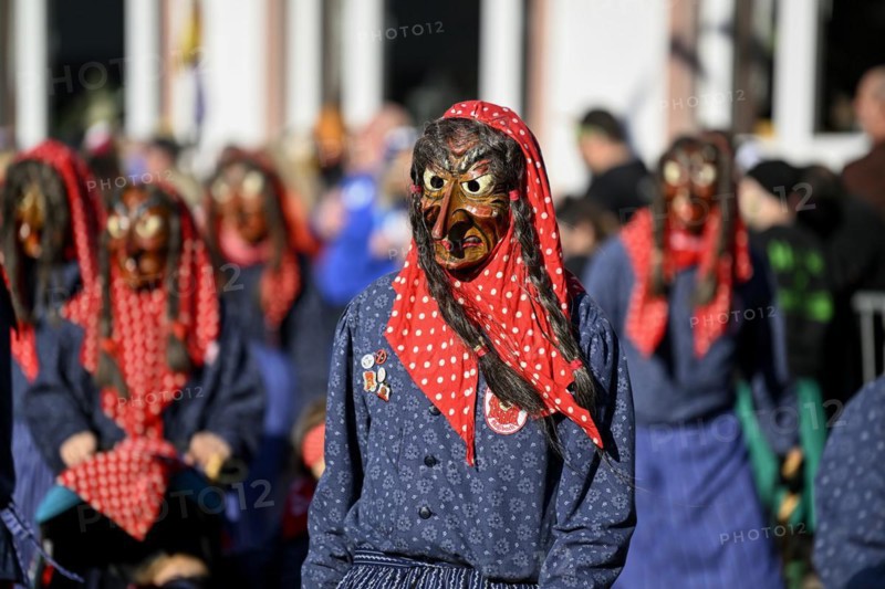 Narrenzunft Rappenloch-Hexen from Nussbach at the big carnival procession