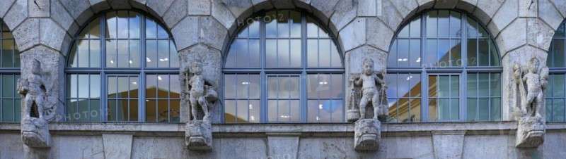 Figures at the former department stores Weisser Turm