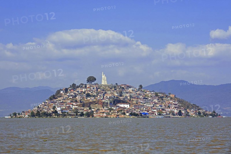40 meter tall statue of Jose Maria Morelos