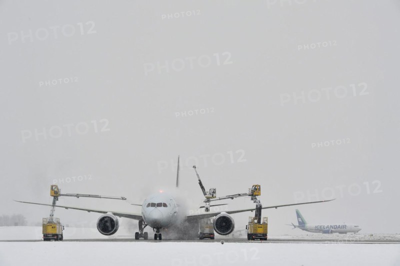 Aircraft deicing in winter in front of take-off