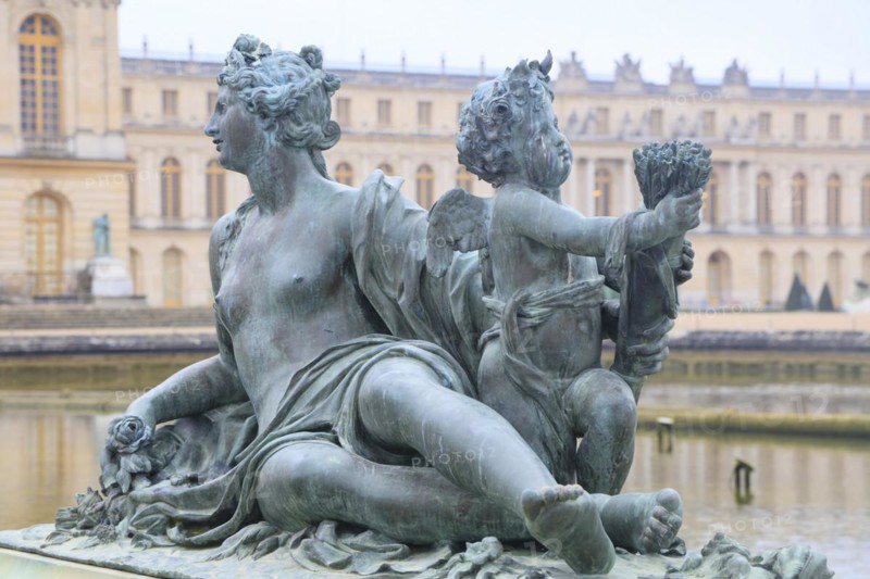 Bronze statue Nymph