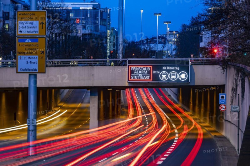 Fine dust alert in Stuttgart, motorists are asked to refrain from driving due to poor air quality. Stuttgart, Baden-Wuerttemberg, Germany, Europe
