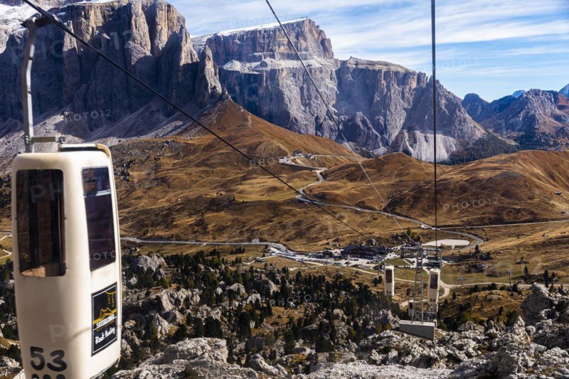 Cable car from the Sella Pass to the Sassolungo Pass, Sella Pass and Sella massif in the background, Dolomites, South Tyrol, Italy, Europe