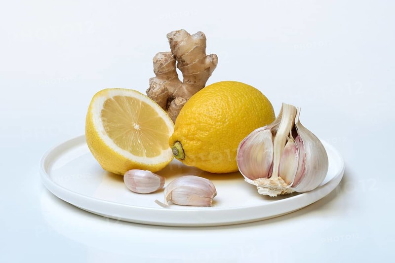 Ingredients for lemon garlic cure, lemon, garlic, ginger