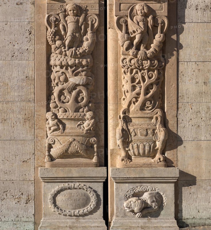 Left and right column of the historic entrance portal from 1910, detail, Chamber of Industry and Crafts, Nuremberg, Middle Franconia, Bavaria, Germany, Europe