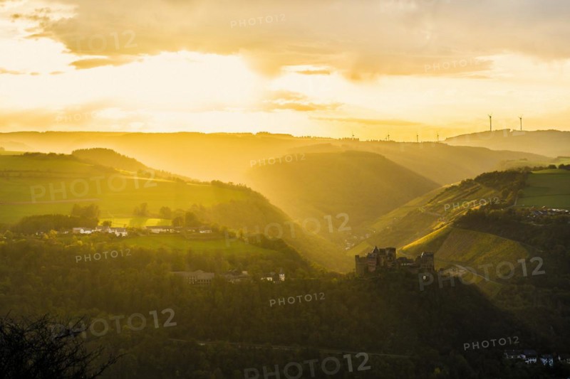 Panorama and sunset, Schoenburg, Oberwesel, Upper Middle Rhine Valley, UNESCO World Heritage Site, Rhineland-Palatinate, Germany, Europe