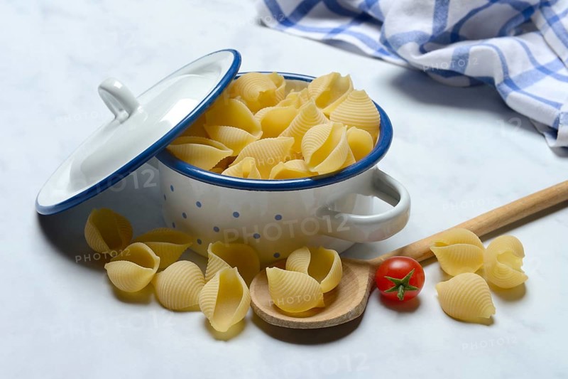 Conchiglie in pots, shell pasta, pasta