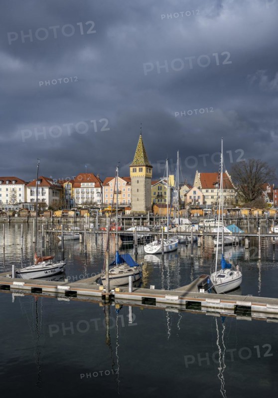 Sailboats in the harbour, harbour promenade with Mangturm, reflected in the lake, harbour, Lindau Island, Lake Constance, Bavaria, Germany, Europe