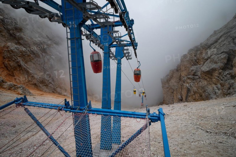 Gondola lift to Forcella Staunies, Monte Cristallo group, Dolomites, Italy, Europe