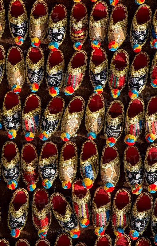 Set of turkish Ottoman leather slipper in bazaar in Istanbul