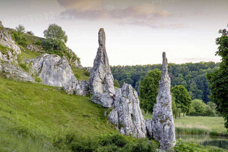 Stone Virgins, rock needles in the Eselsburg Valley, landscape of the Swabian Alb near Herbrechtingen, Baden-Wuerttemberg, Germany, Europe