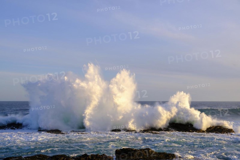 Surf, strong ocean waves, rocks, Schietkliff, Tsitsikamma National Park coast, Garden Route, Eastern Cape, South Africa, Africa