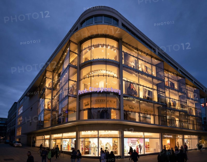 Peek & Cloppenburg, department stores' chain, Koenigsstrasse, blue hour, Stuttgart, Baden-Wuerttemberg, Germany, Europe