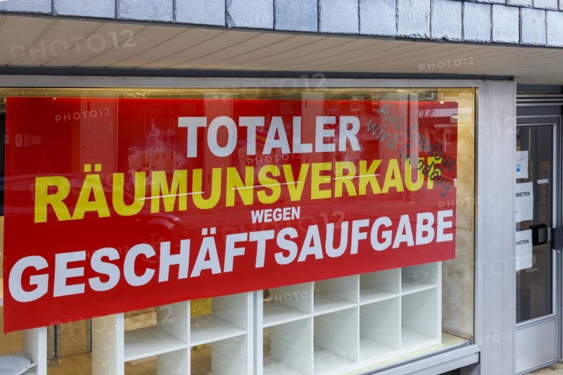 Clearance sale due to closure of business, Mettmann, North Rhine-Westphalia, Germany, Europe