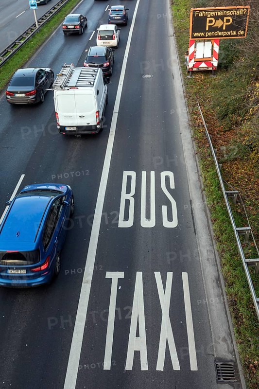 Traffic, rush hour, bus lane, taxi lane, Duesseldorf, North Rhine-Westphalia