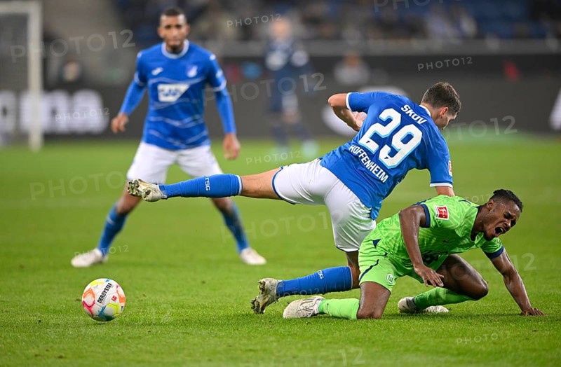 One-on-one foul Robert Skov TSG 1899 Hoffenheim