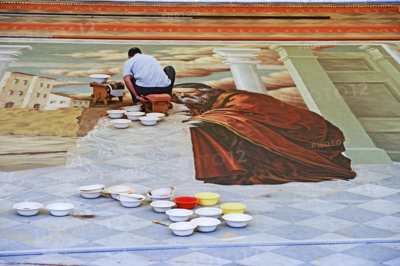 Artists create pictures from coloured sand, Plaza del Ayuntamiento, La Orotava, Tenerife, Canary Islands, Spain, Europe