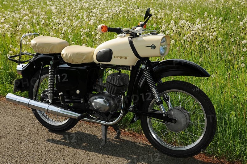 Vintage motorbike from the GDR MZ ES 150, Hesse, Germany, Europe