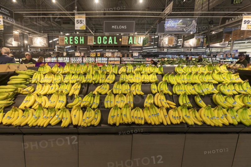 Macomb Twp., Michigan, A Meijer Grocery store, newly opened in suburban Detroit. The stores grocery-only concept is new for the chain. Its huge supercenters sell clothing, housewares, toys, electronics, and many other items as well as groceries