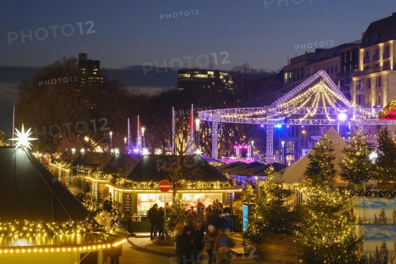 Christmas Market at the Koe-Bogen and Koenigsallee, Blue Hour, Duesseldorf, North Rhine-Westphalia, Germany, Europe