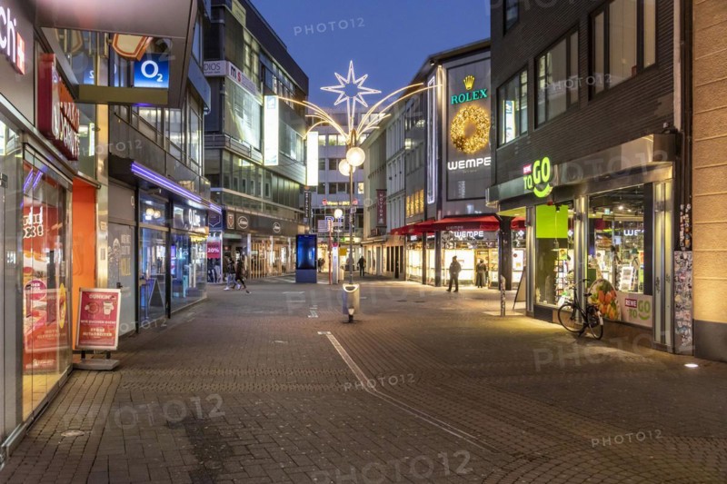 Shopping streets in Cologne in the Corona Crisis, Schildergasse pedestrian zone, Cologne, North Rhine-Westphalia, Germany, Europe