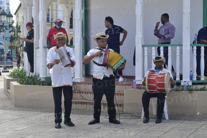 Musicians of the local dance group for tourists, in the Parque Independenzia in the Centro Historico, Old Town of Puerto Plata, Dominican Republic, Caribbean, Central America