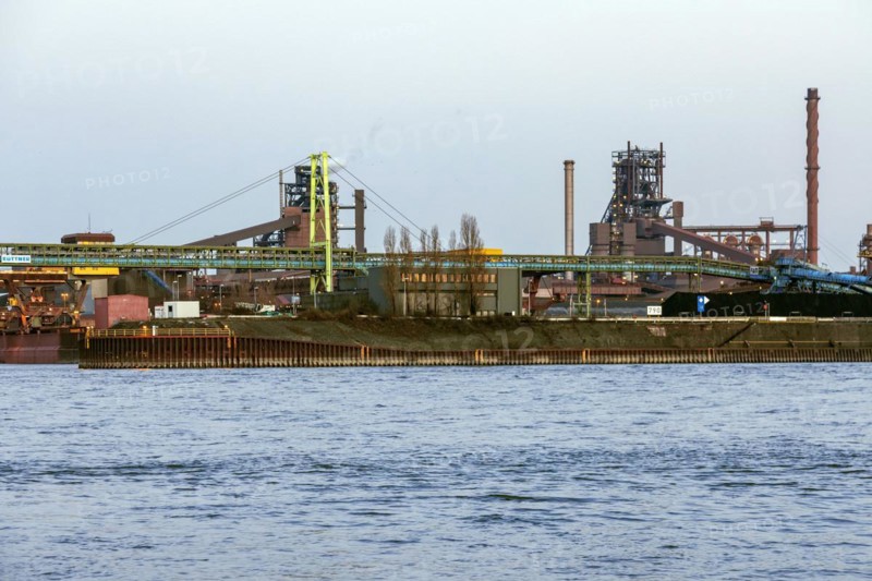 Blast furnace of thyssenkrupp Steel Europe AG at Suedhafen Walsum, Duisburg, North Rhine-Westphalia, Germany, Europe