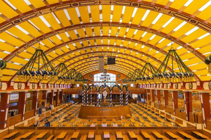 Wiesnaufbau, Loewenbraeufestzelt, Oktoberfest, Theresienwiese, Munich, Upper Bavaria, Bavaria, Germany, Europe