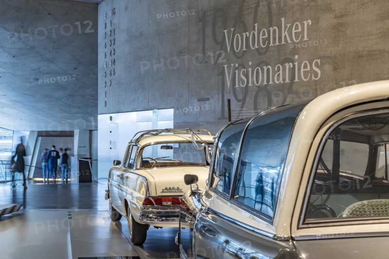 Mercedes-Benz 220 S