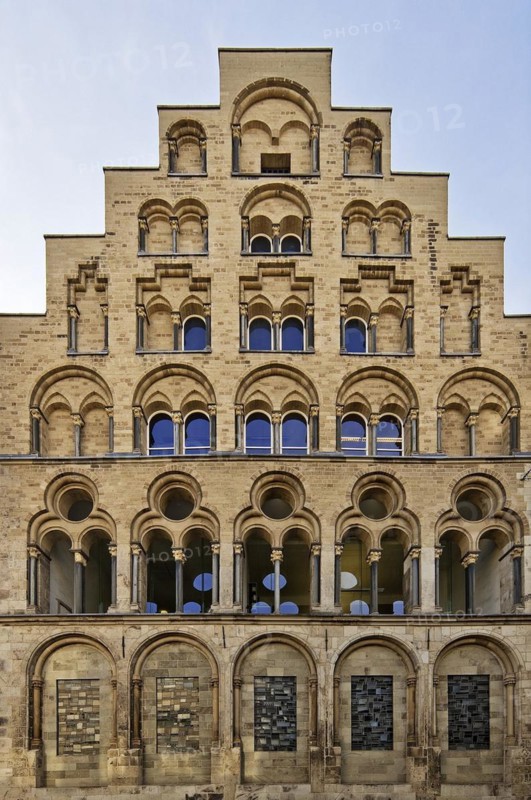 Facade Overstolzenhaus with stepped gable, one of the oldest preserved patrician houses in Germany, Cologne, Rhineland, North Rhine-Westphalia, Germany, Europe
